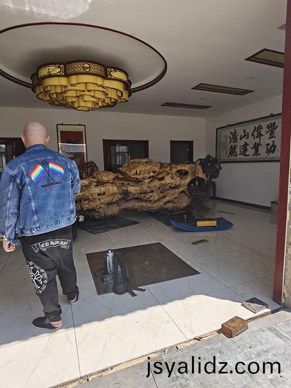 工藝大茶海搬運就位