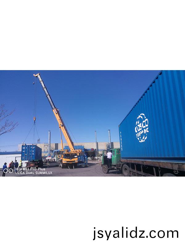 精密設備搯箱就位(wei)